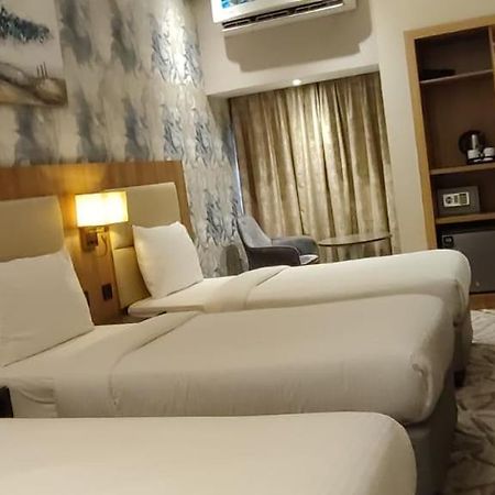 Sky Park Hotel Dubai Buitenkant foto