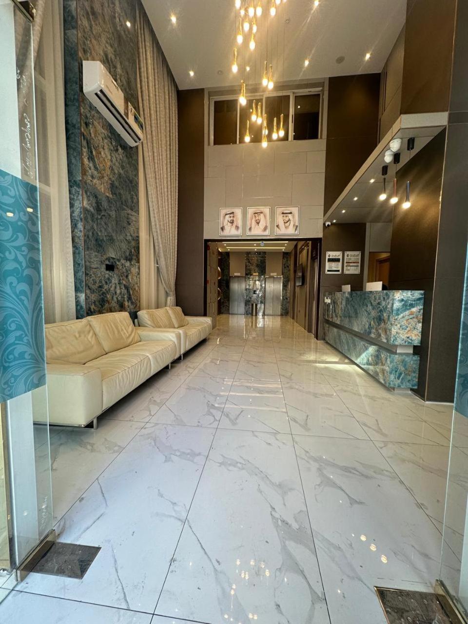 Sky Park Hotel Dubai Buitenkant foto